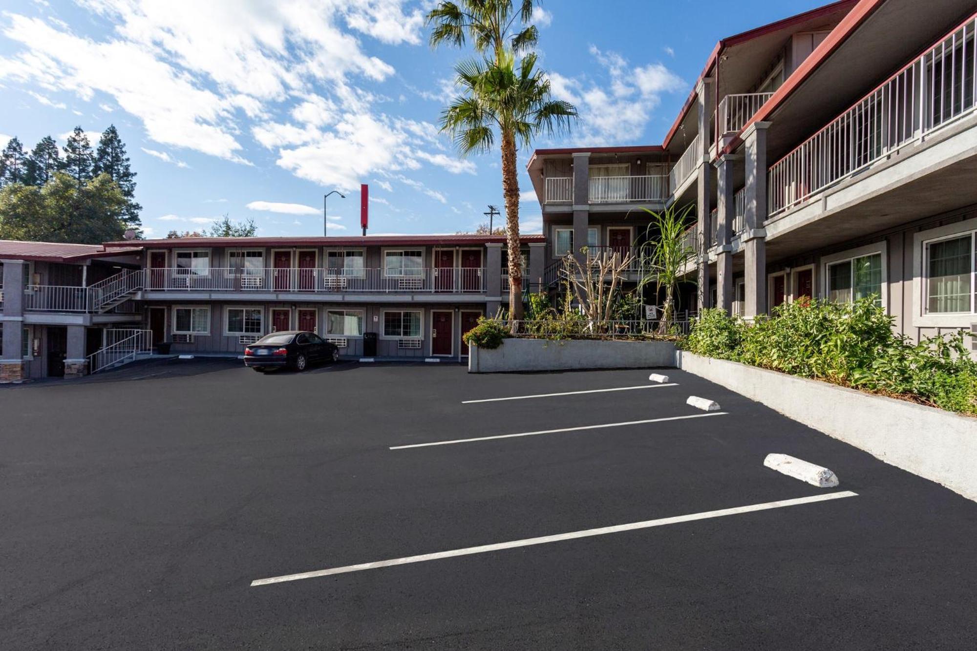 Red Roof Inn Redding Buitenkant foto