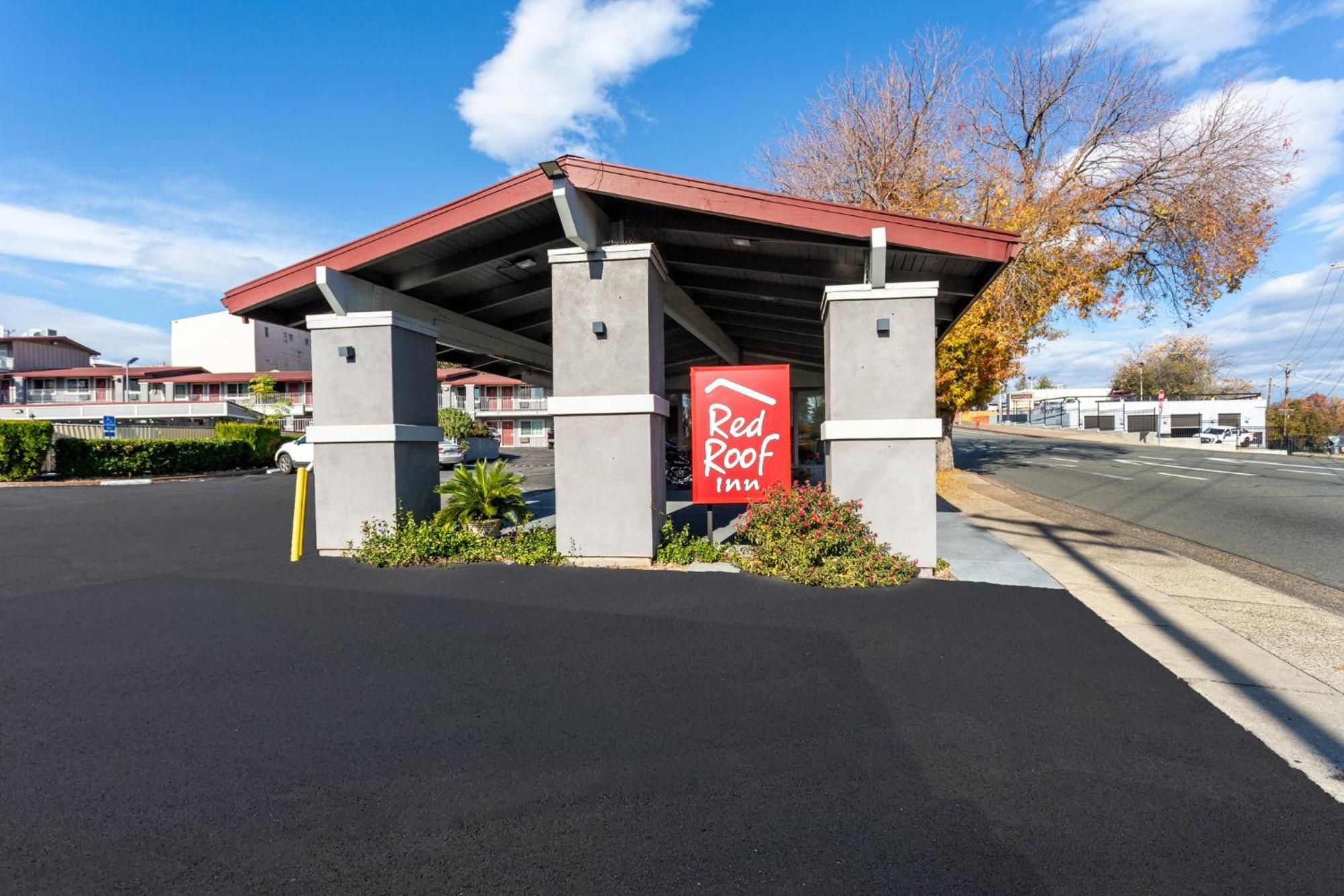 Red Roof Inn Redding Buitenkant foto