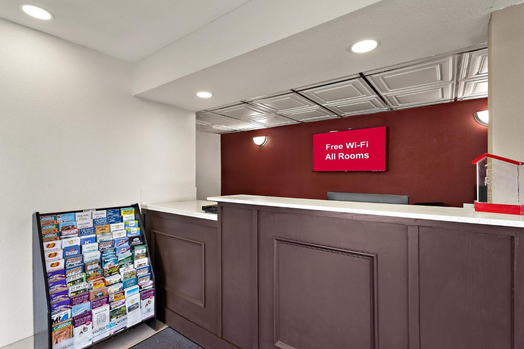 Red Roof Inn Redding Buitenkant foto